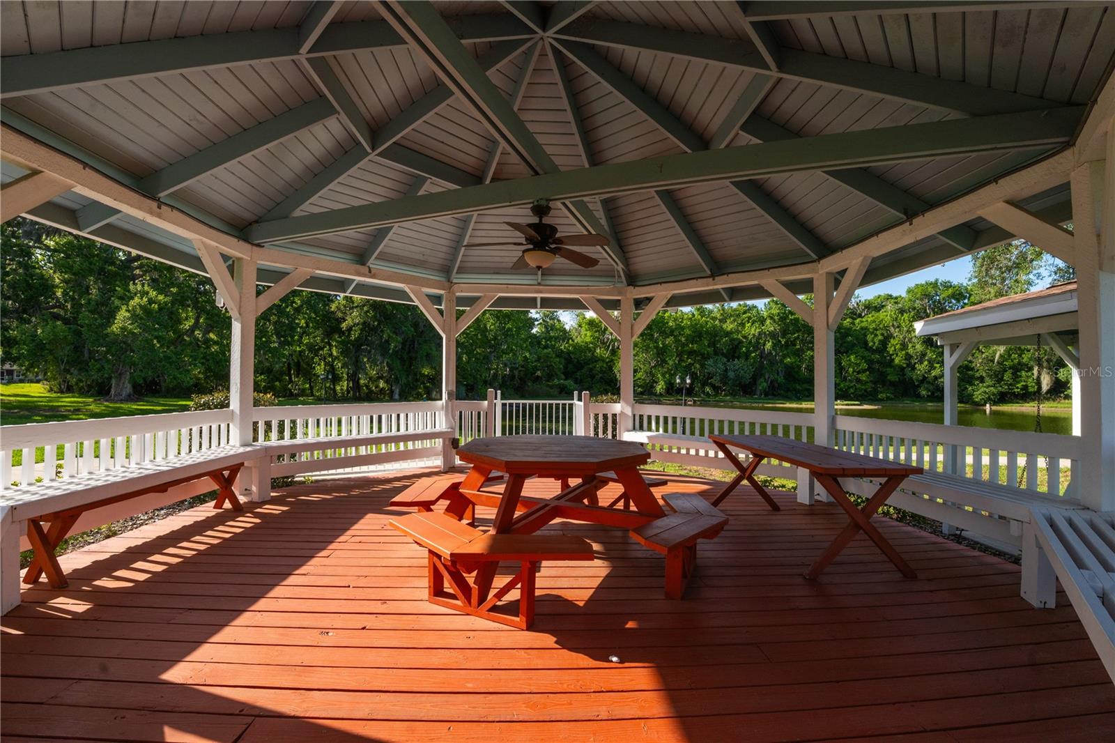 COLONNADES PH 02 - Residential