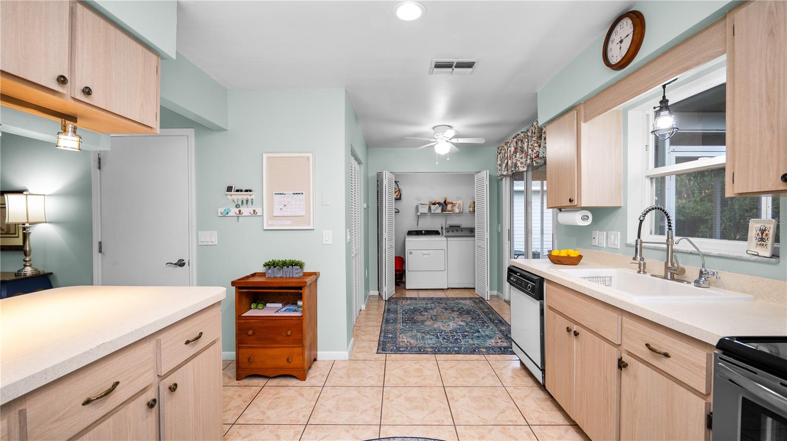 COLONNADES PH 02 - Residential