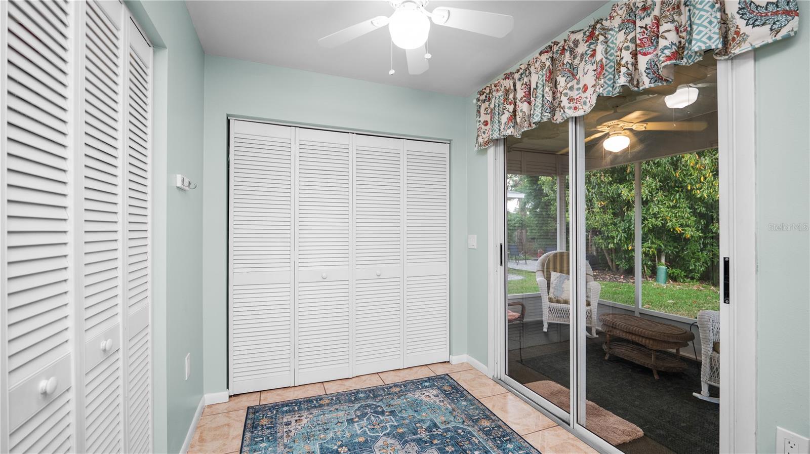 COLONNADES PH 02 - Residential