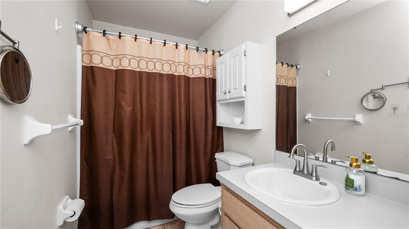 COLONNADES PH 02 - Residential