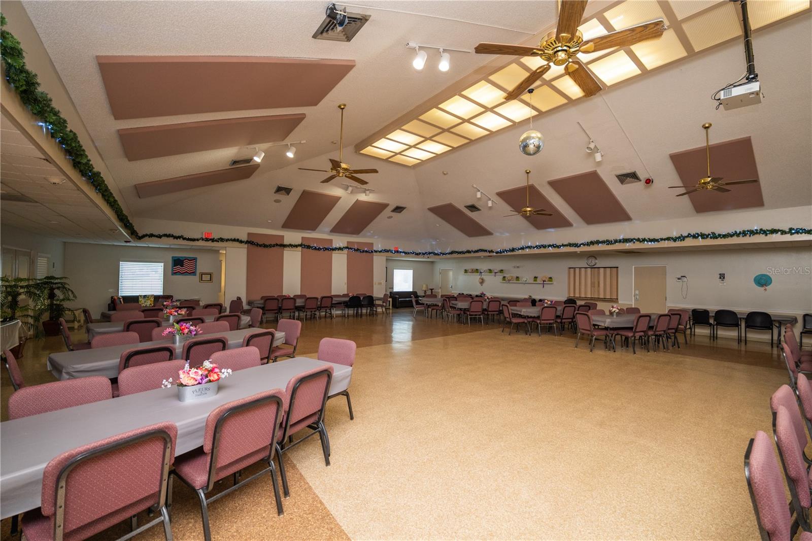 COLONNADES PH 02 - Residential