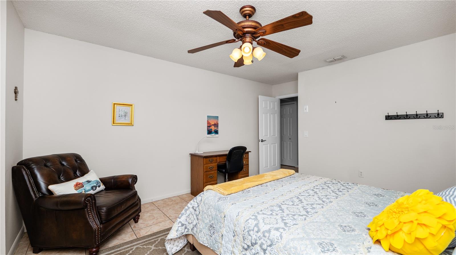 COLONNADES PH 02 - Residential