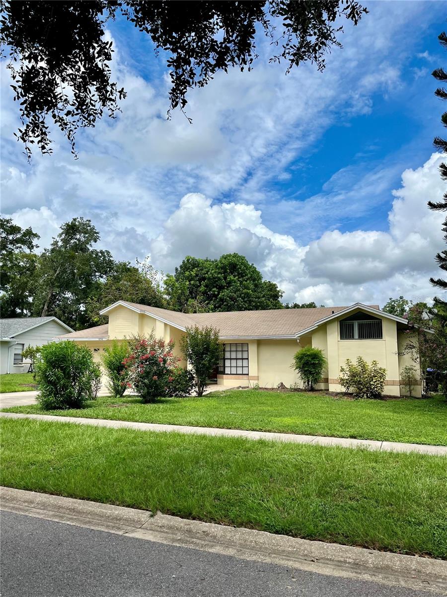 836 ROSEMERE CIRCLE
