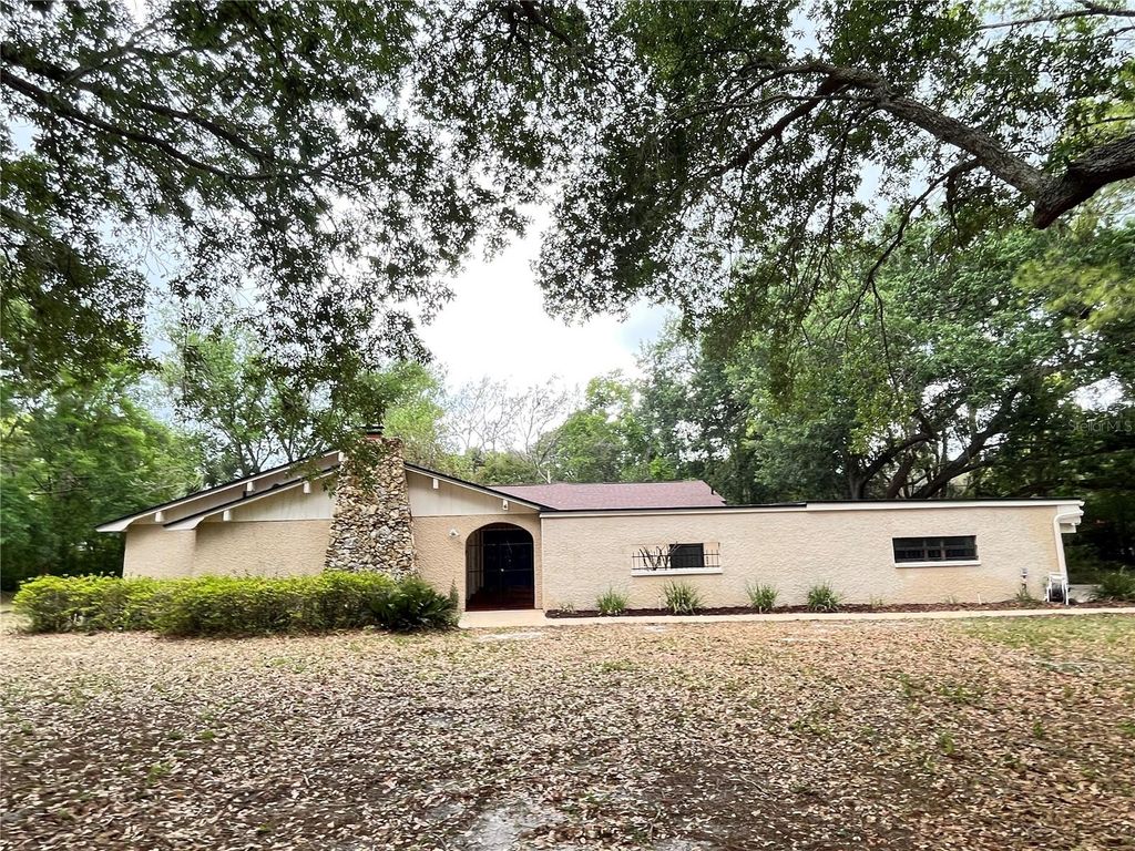 Photo of 6 Robinwood Drive, Longwood, FL 32779 (MLS # V4948197)