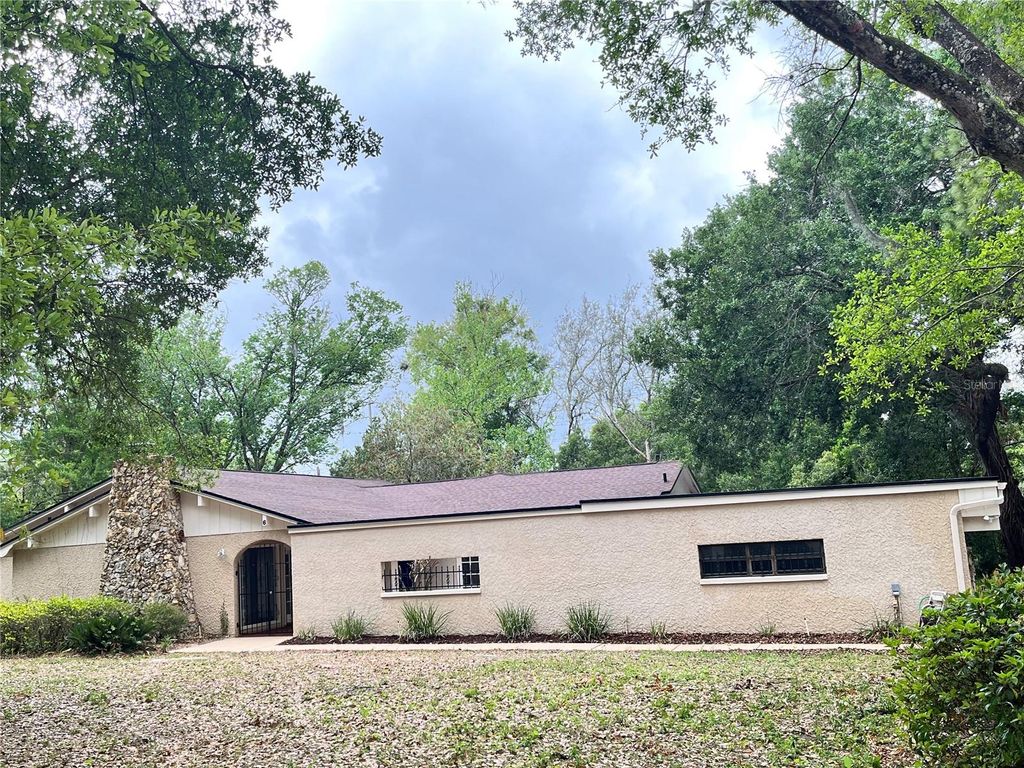 Photo of 6 Robinwood Drive, Longwood, FL 32779 (MLS # V4948197)