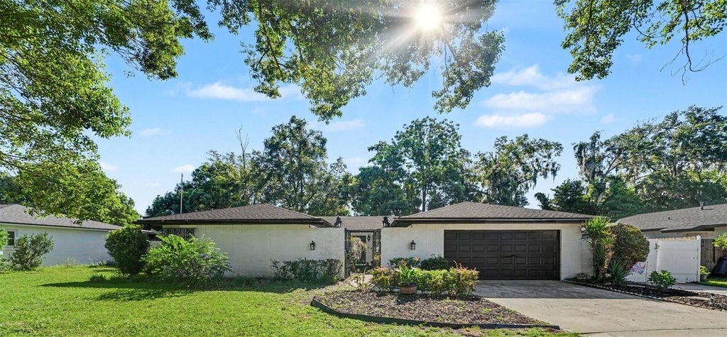 Photo of 144 Tollgate Trail, Longwood, FL 32750 (MLS # O6437223)