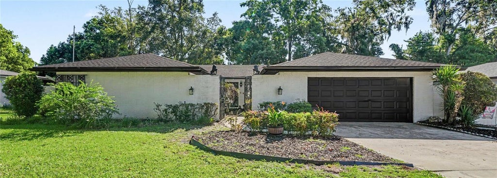 Photo of 144 Tollgate Trail, Longwood, FL 32750 (MLS # O6437223)