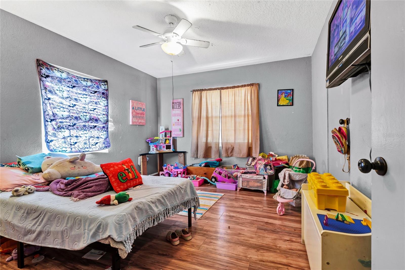 HOWEY LAKE SHORE HEIGHTS - Residential