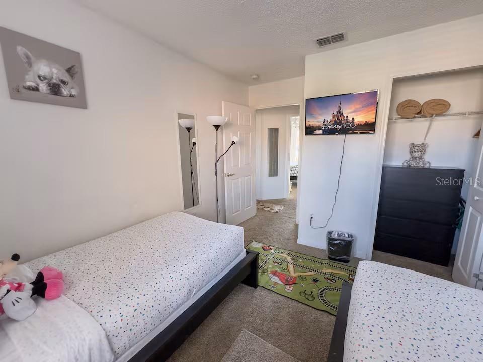 LAKE BERKLEY RESORT VILL - Residential