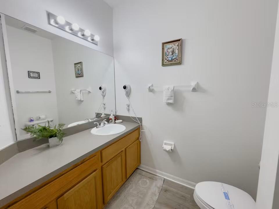 LAKE BERKLEY RESORT VILL - Residential