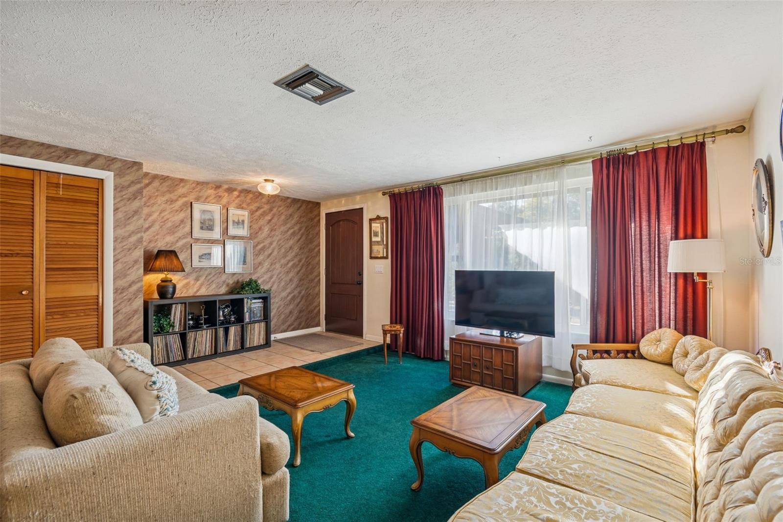 LAKE PASADENA HEIGHTS - Residential