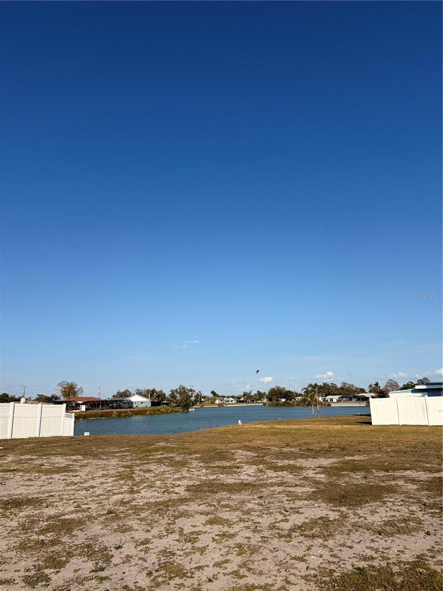 VENICE GARDENS - Land