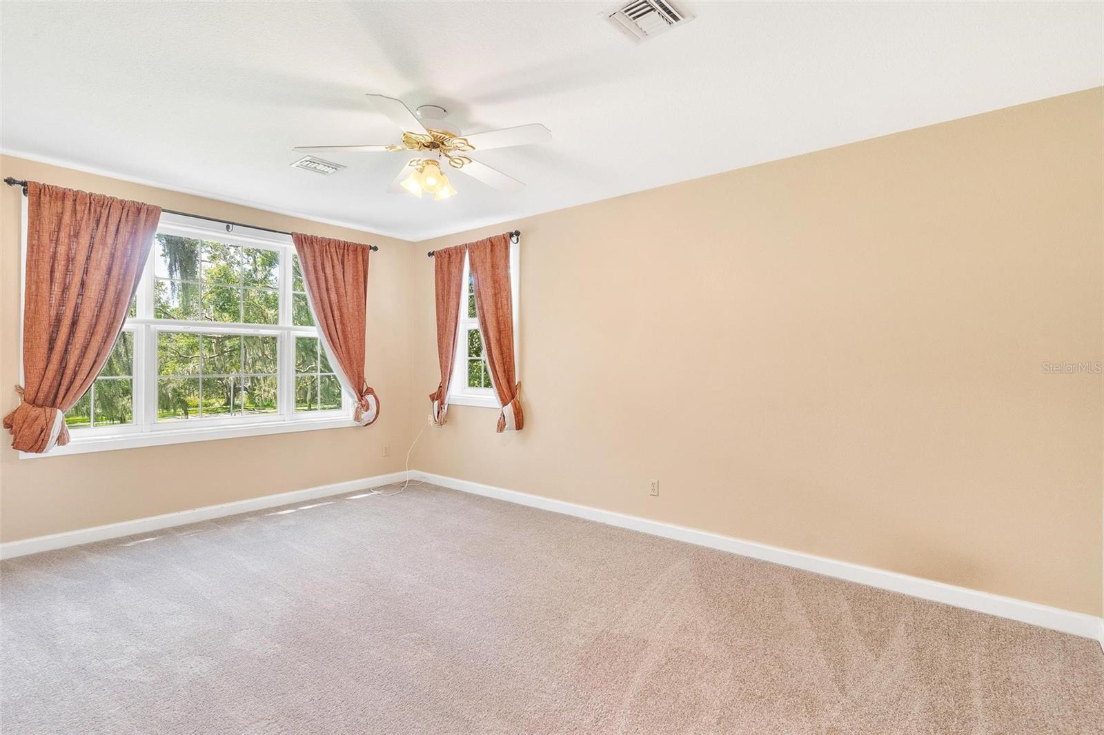 SILVER LAKE ESTATES - Residential