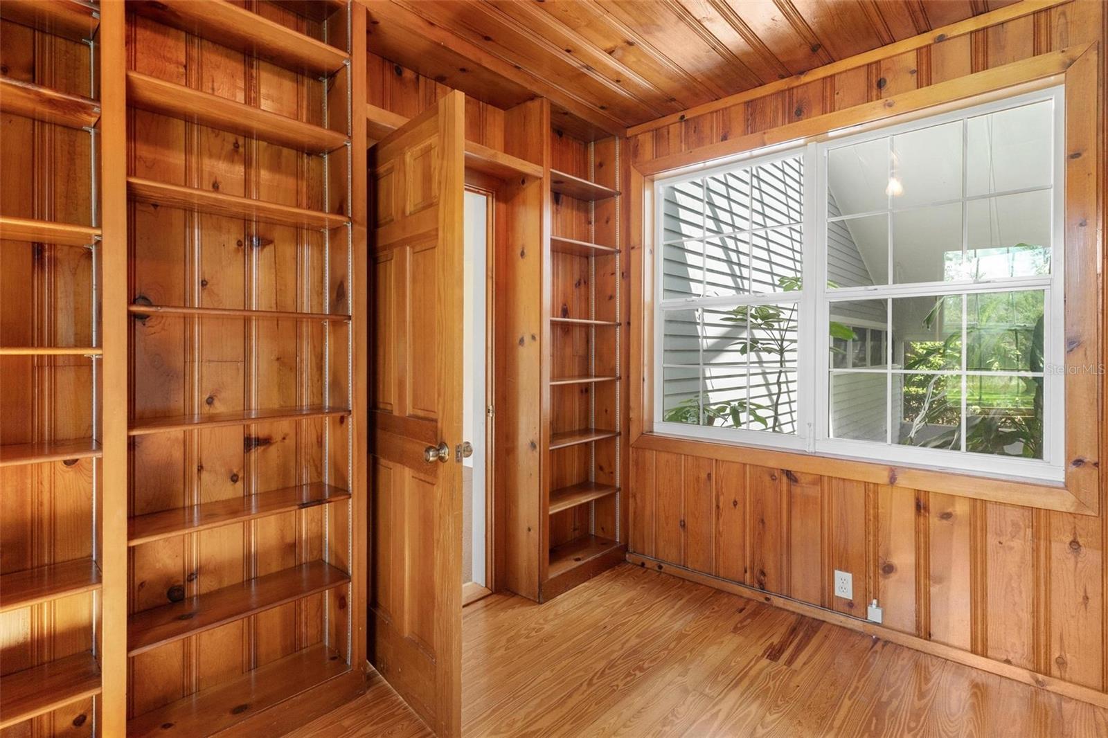 SILVER LAKE ESTATES - Residential