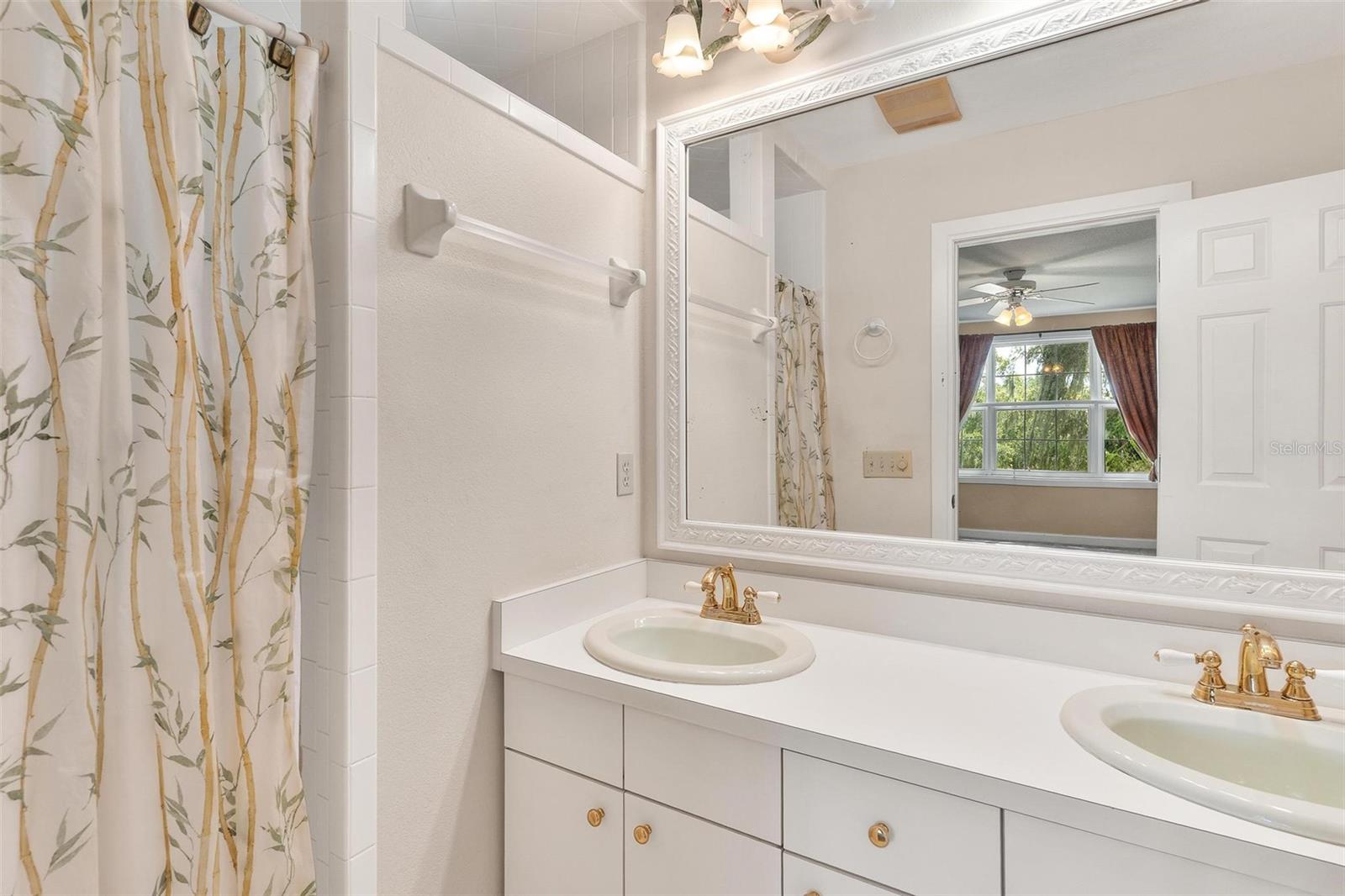 SILVER LAKE ESTATES - Residential