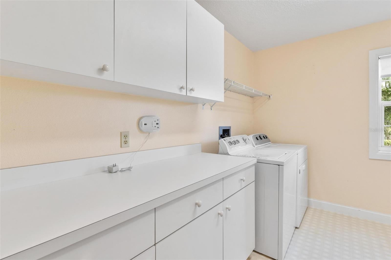SILVER LAKE ESTATES - Residential