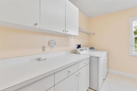 Tiny photo for 9223 Silver Lake Drive, Leesburg, FL 34788 (MLS # G5098704)