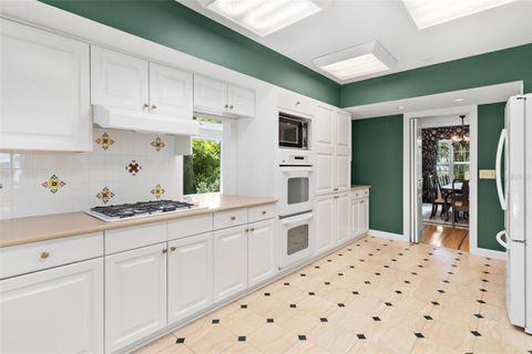 Tiny photo for 9223 Silver Lake Drive, Leesburg, FL 34788 (MLS # G5098704)