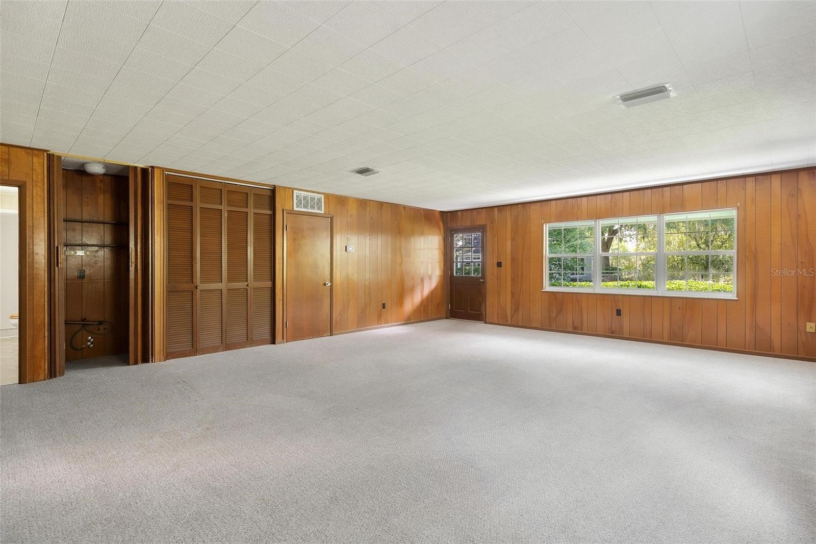 SILVER LAKE ESTATES - Residential