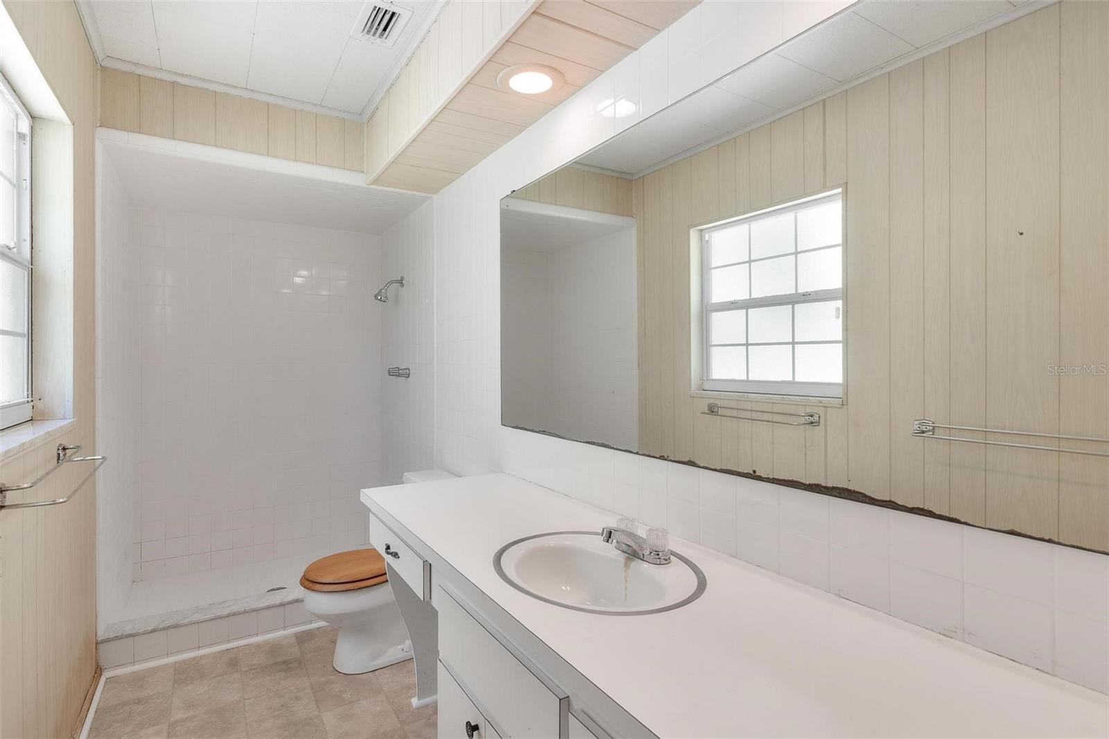 SILVER LAKE ESTATES - Residential