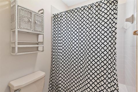 Tiny photo for 9223 Silver Lake Drive, Leesburg, FL 34788 (MLS # G5098704)