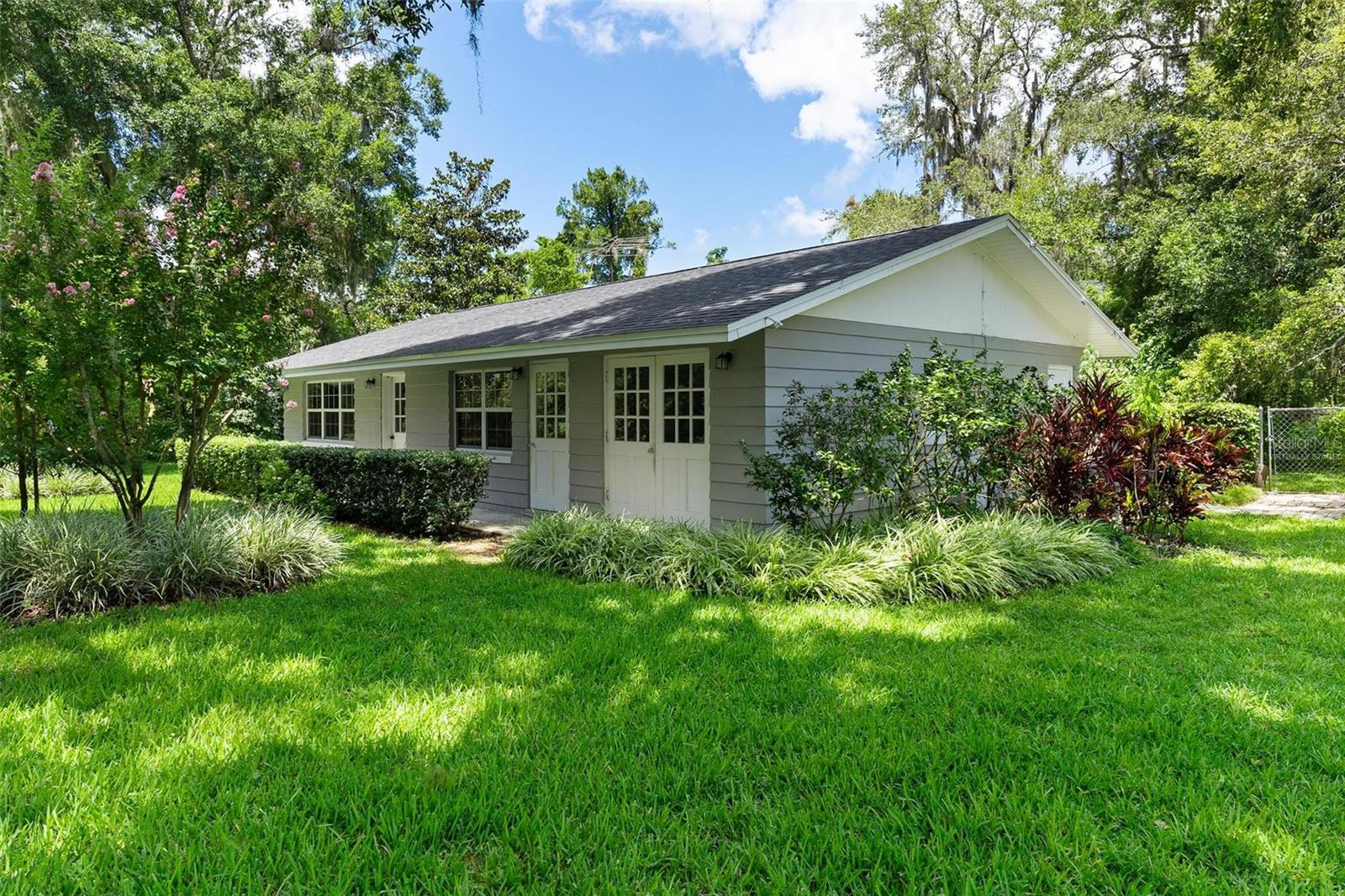SILVER LAKE ESTATES - Residential