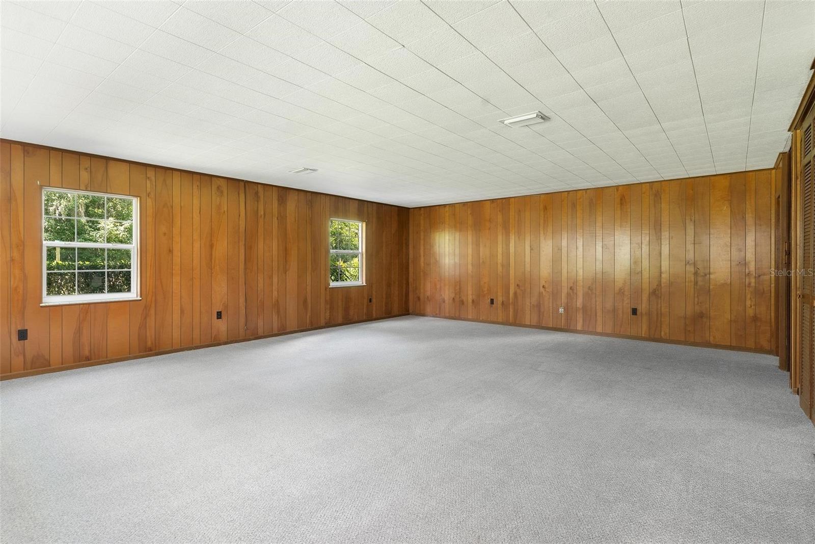 SILVER LAKE ESTATES - Residential