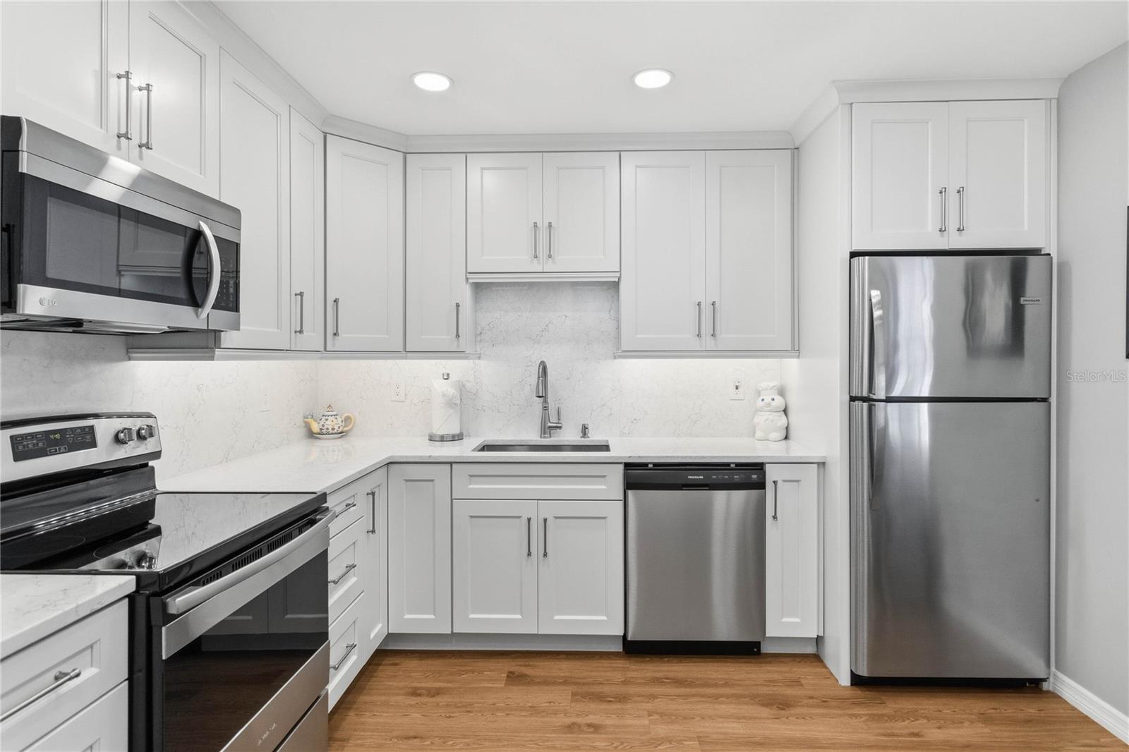 CLUBSIDE AT SABAL POINT A CONDO - Residential