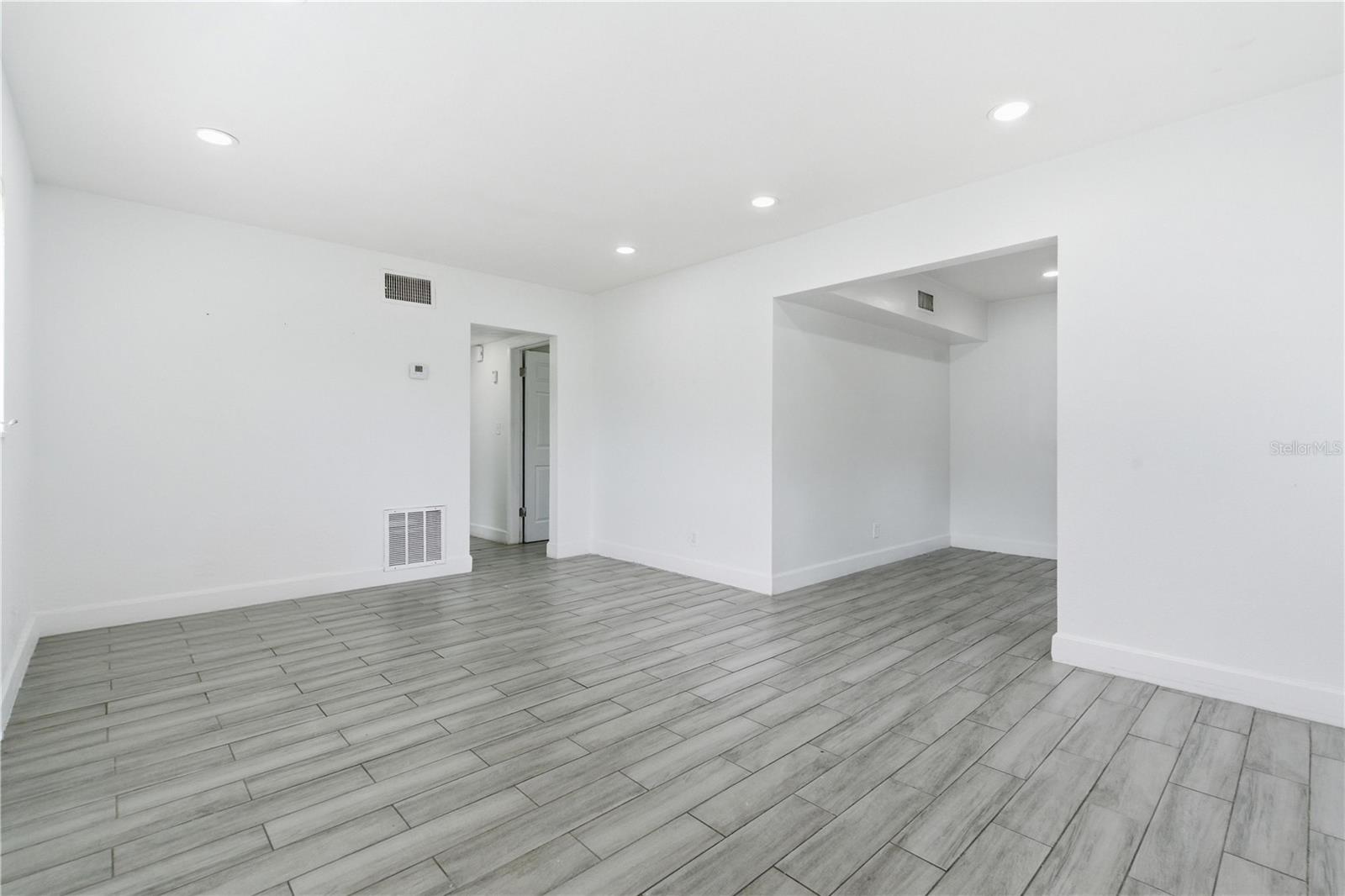 317 E HYDRANGIA STREET