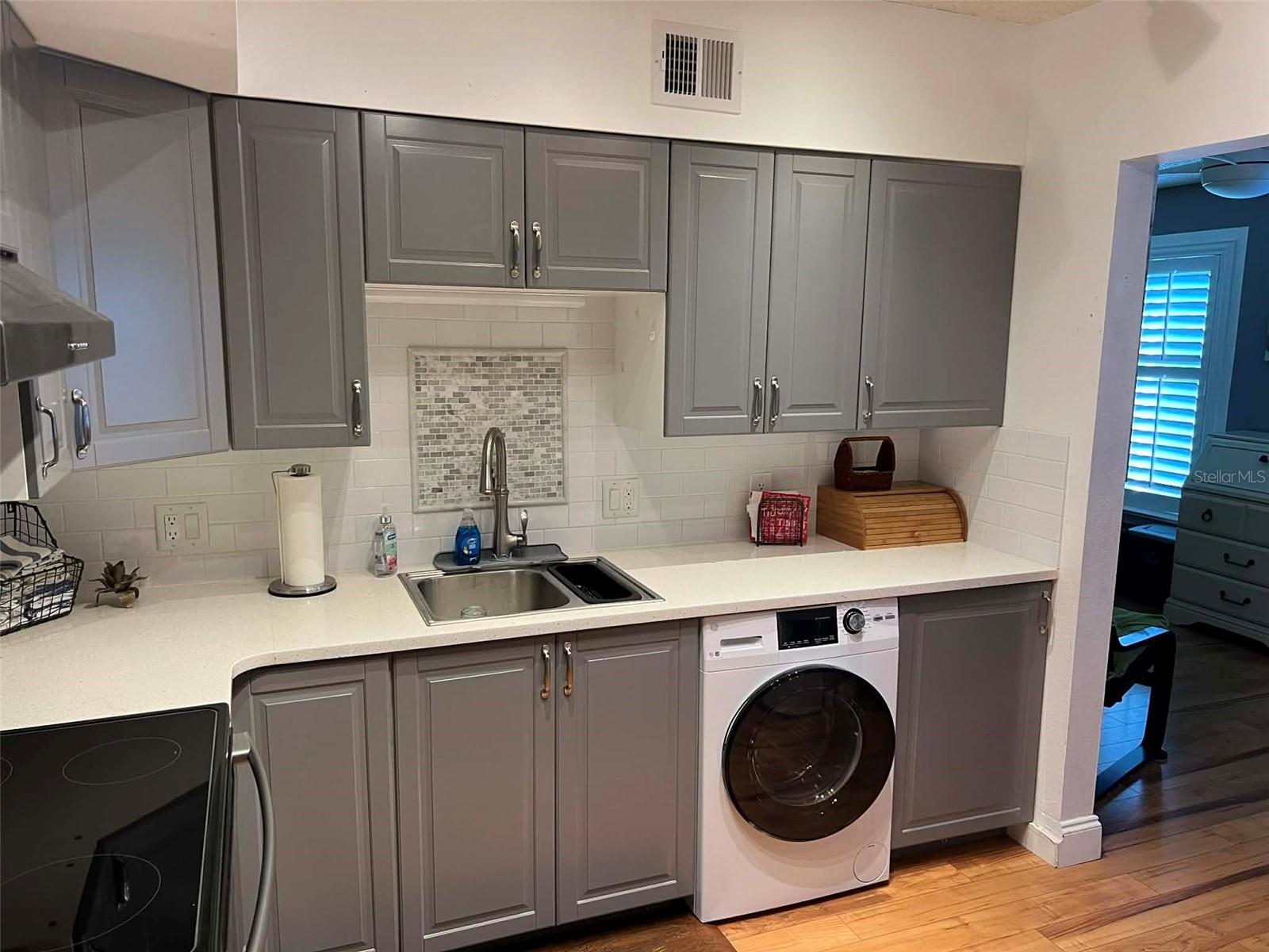 ON TOP OF THE WORLD - Residential