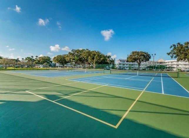 ON TOP OF THE WORLD - Residential