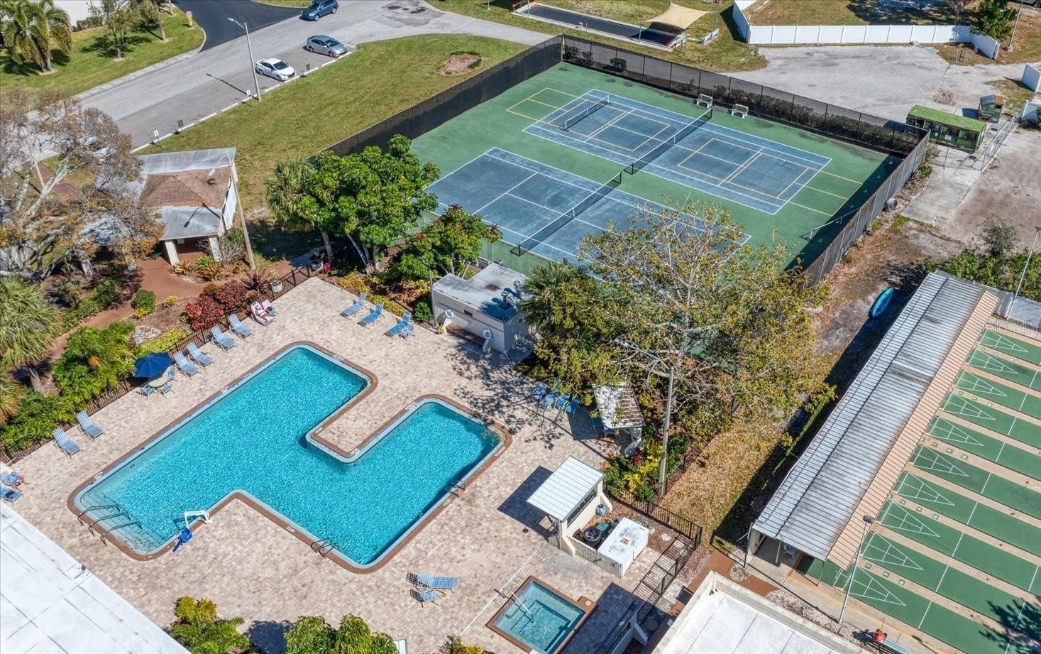 ON TOP OF THE WORLD - Residential