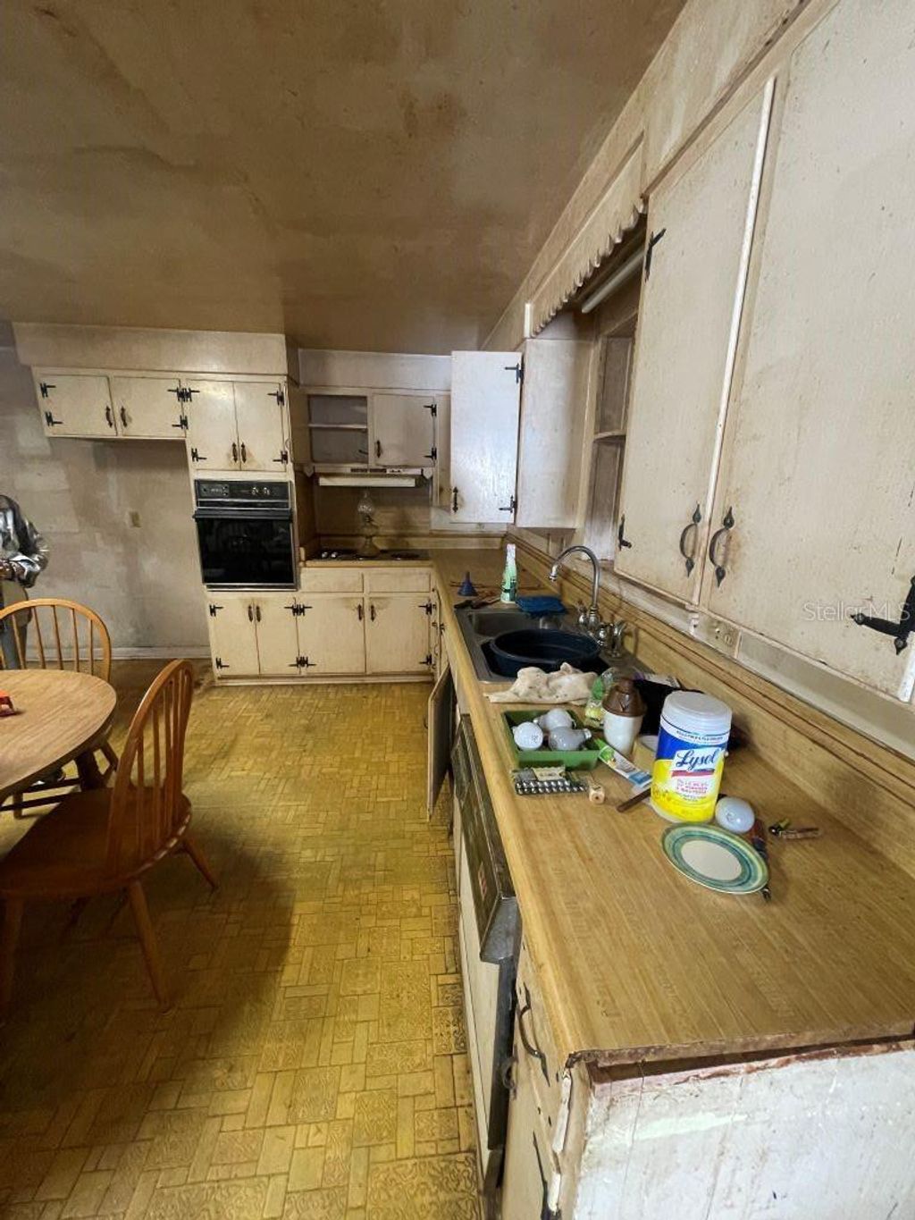 Photo of 698 Roanoke Street, Dunedin, FL 34698 (MLS # TB8475555)