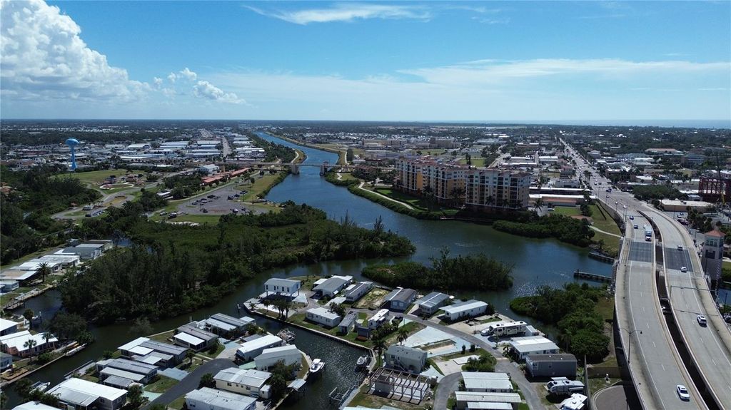 34285 - Venice community | Sarasota Real Estate 6 Photo of 103 Bayou Drive, Venice, FL 34285 (MLS # N6141162)