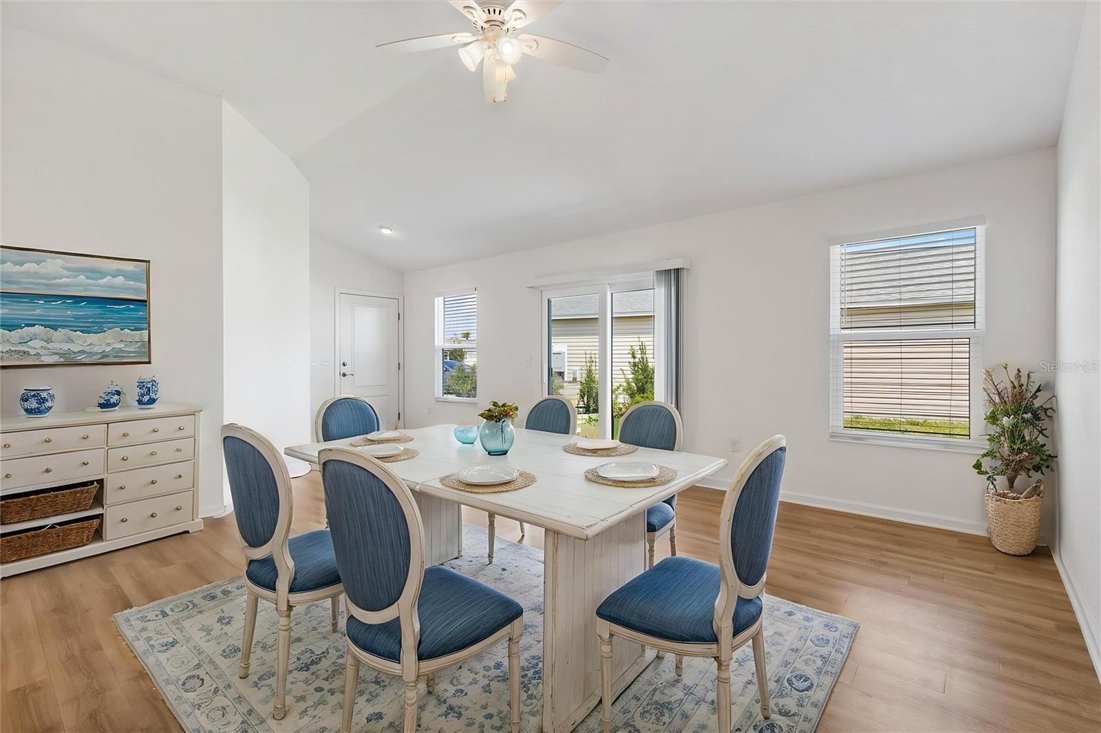 VILLAGES/WEST LAKE UN 62 - Residential