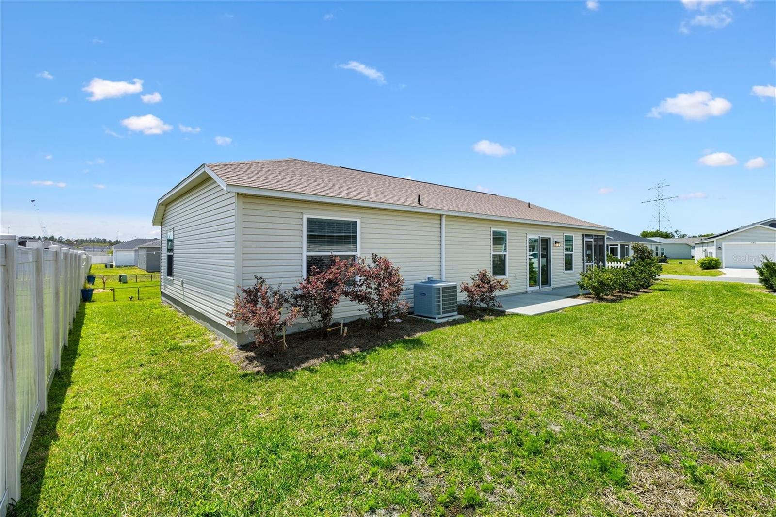 VILLAGES/WEST LAKE UN 62 - Residential