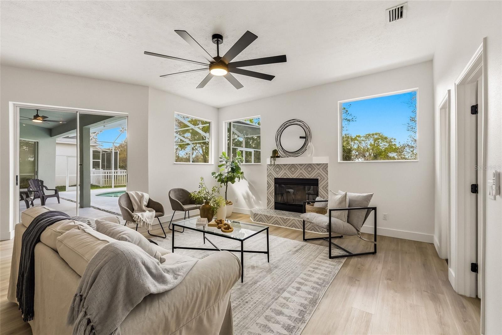 BLOOMINGDALE SECTION AA GG UNIT 1 PH 1 - Residential