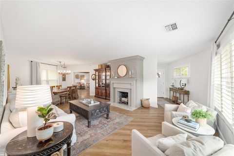 Tiny photo for 1014 SE 13th Avenue, Ocala, FL 34471 (MLS # OM712996)