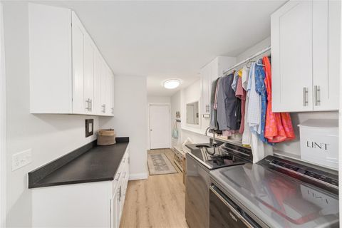 Tiny photo for 1014 SE 13th Avenue, Ocala, FL 34471 (MLS # OM712996)