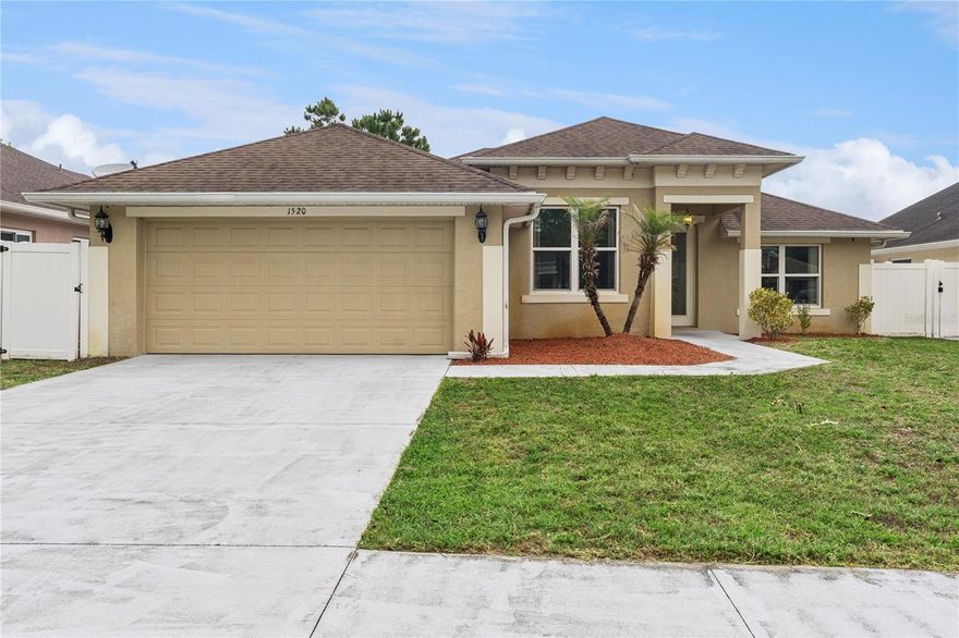 Beautiful 4bed/2.5bath open concept with split floorplan home in Springleaf. With tray ceilings up to 11.6 feet in the living and dining areas. Kitchen consists of 42'' dark wood cabinets and huge island with granite countertops. Master bathroom is equipped with a soaking tub and an oversized enclosed walk in shower. Porcelain tiles are found throughout the living/dining/kitchen/bathroom areas; while carpet are present in the bedrooms and the walk in closet. Has a big screened in patio and backyard for family gatherings and entertainment.