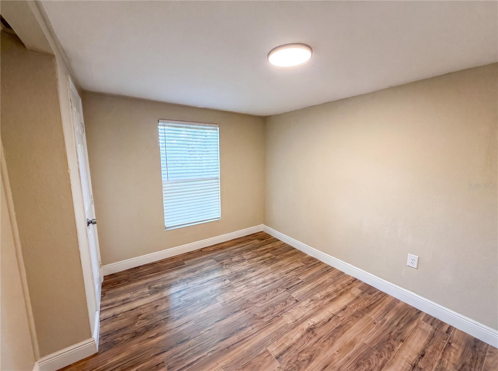 1506 W 16TH STREET