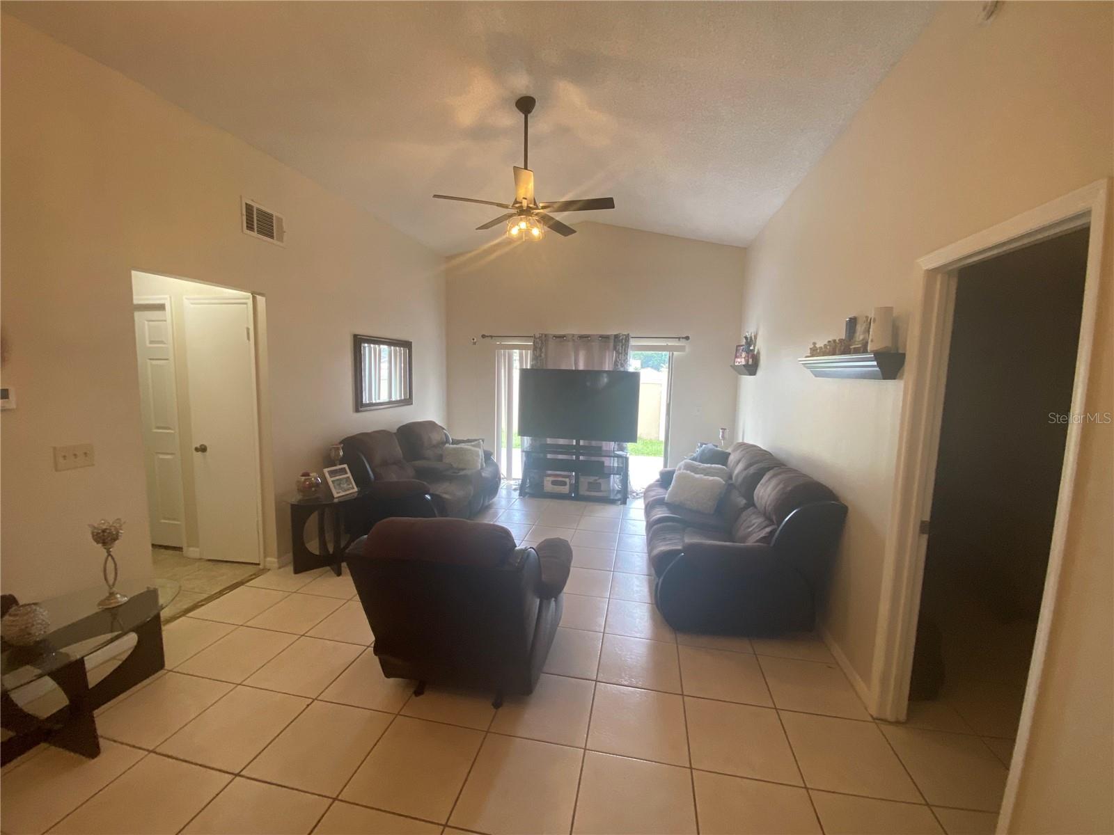 BUENAVENTURA LAKES UNIT 10 ADD 01 - Residential Lease