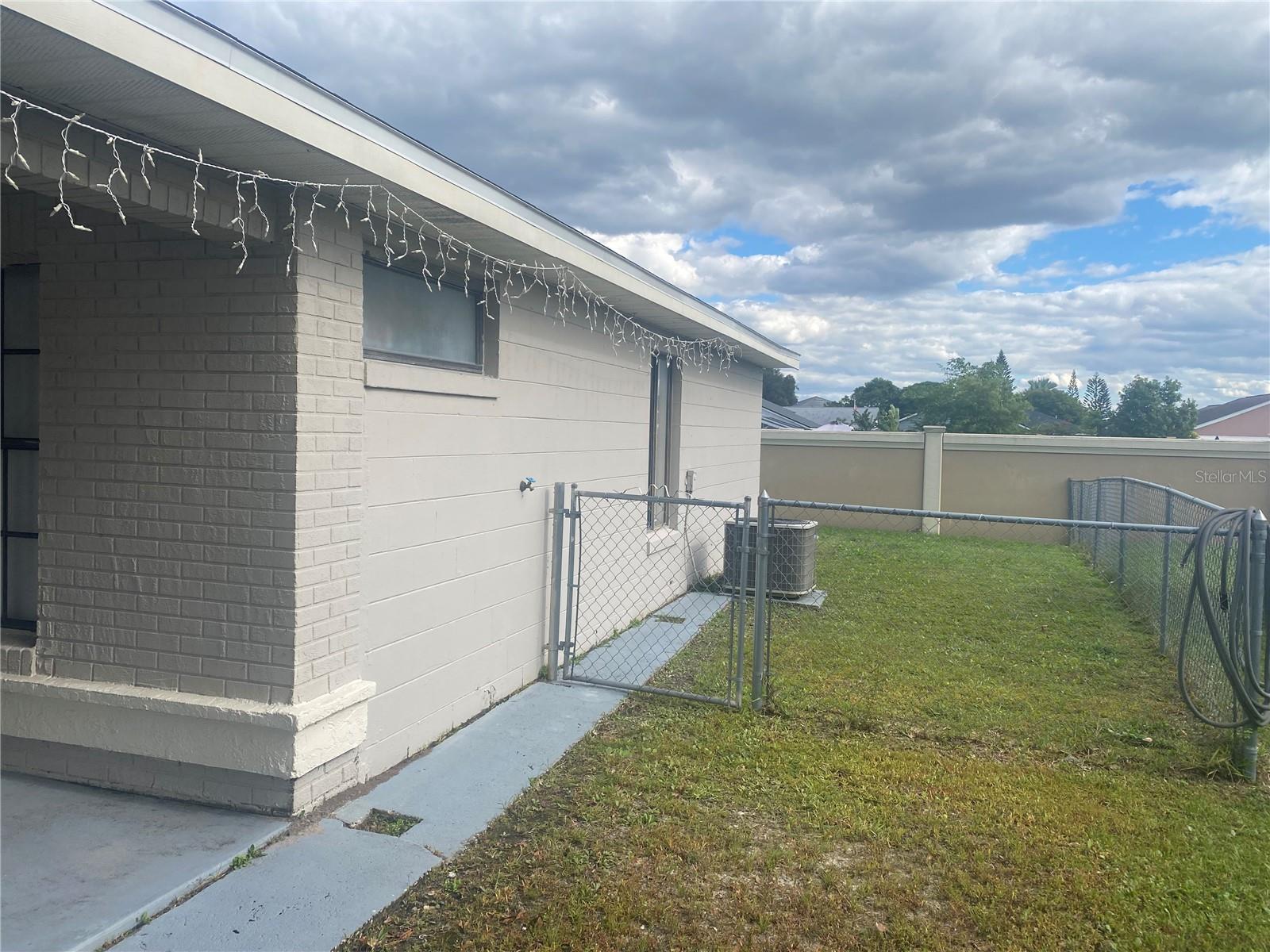 BUENAVENTURA LAKES UNIT 10 ADD 01 - Residential Lease