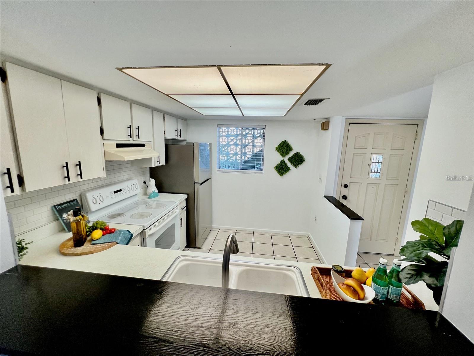 BENEVA VILLAGE SEC 1 - Residential Lease