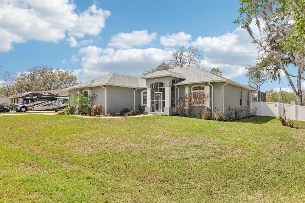 Photo of 5801 Deer Flag Drive, Lakeland, FL 33811 (MLS # L4960052)