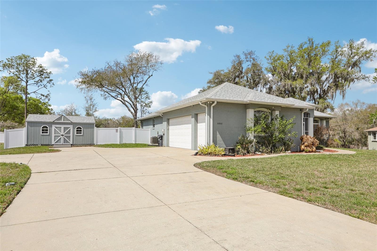 DEER BROOKE - Residential