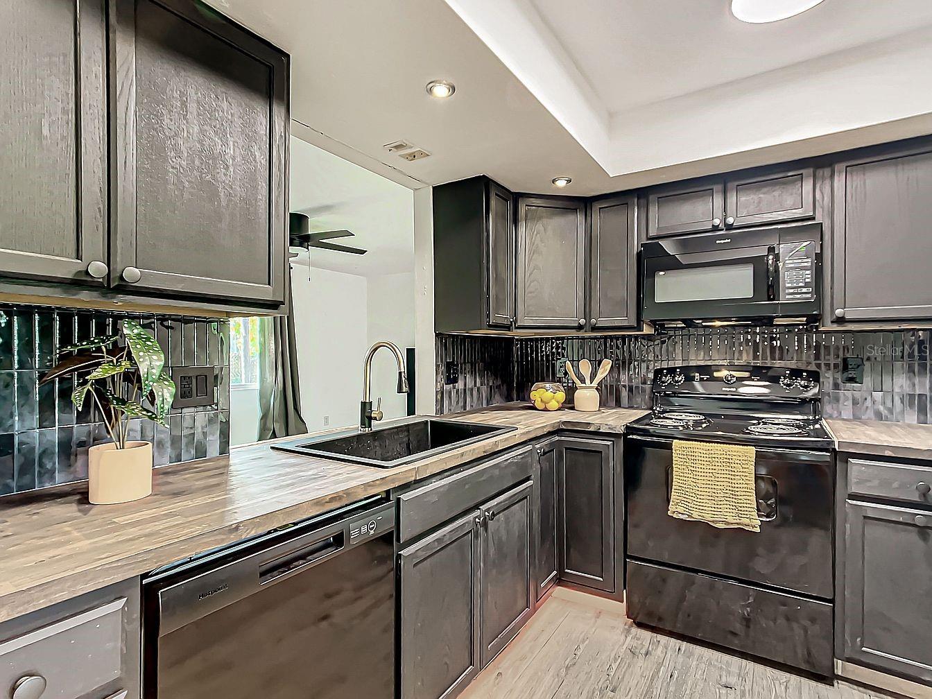 LEANING OAKS NAPIER GRANT - Residential