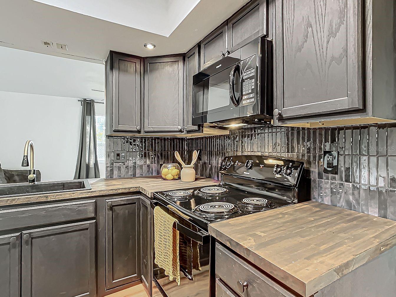 LEANING OAKS NAPIER GRANT - Residential