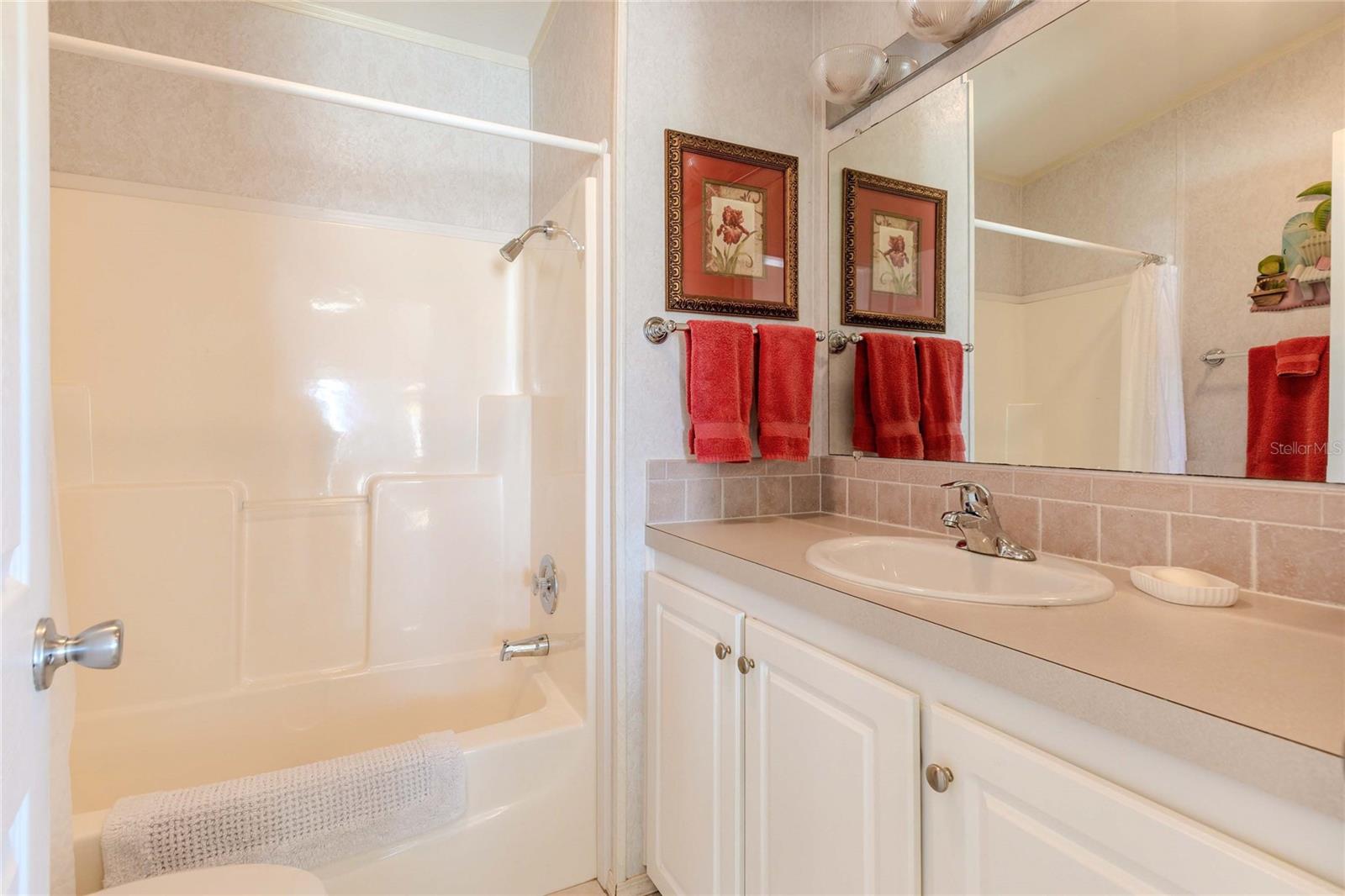 MAPLE LEAF ESTATES - Residential