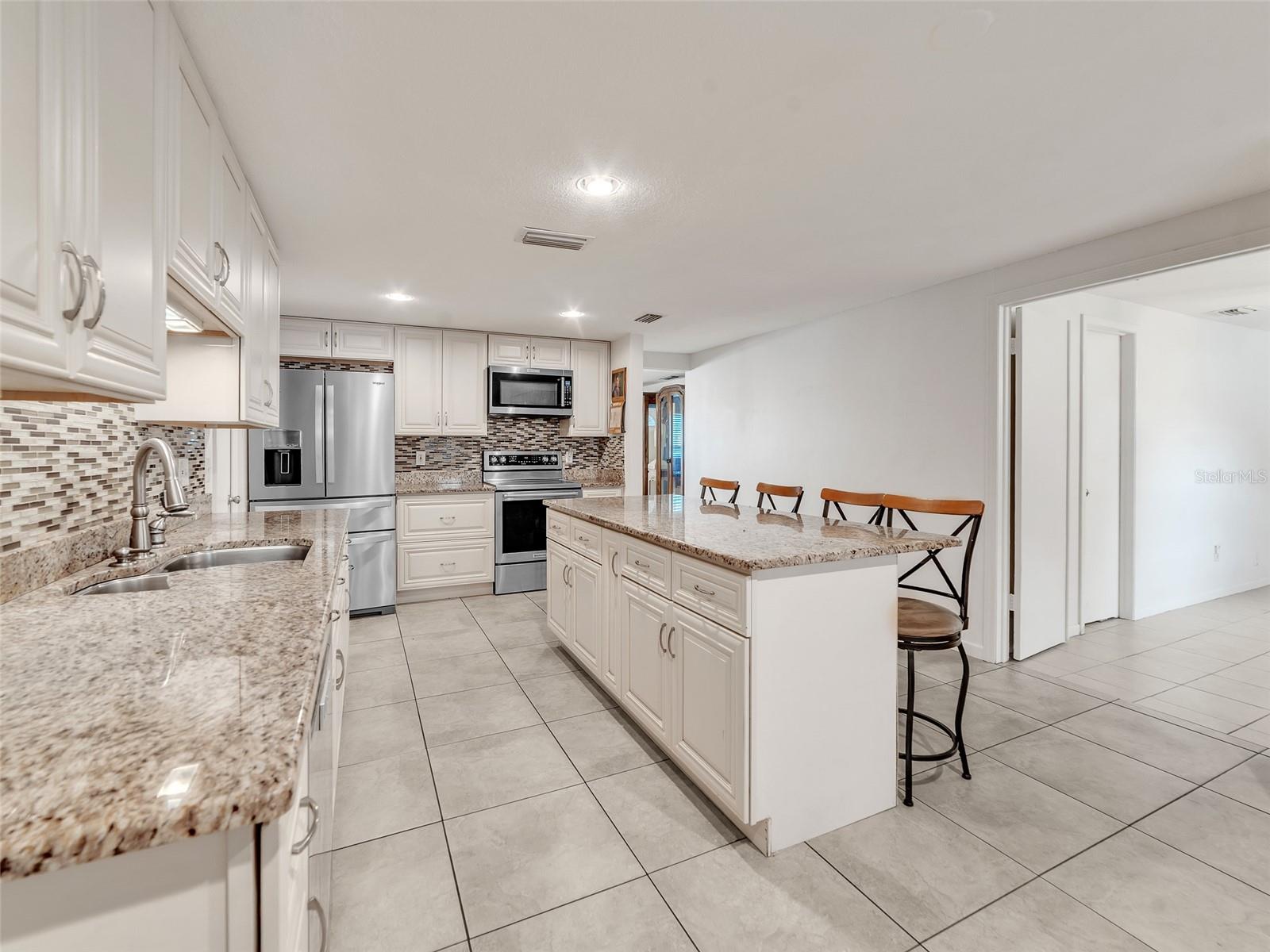 KINGSWAY DOWNS UNIT THREE - Residential